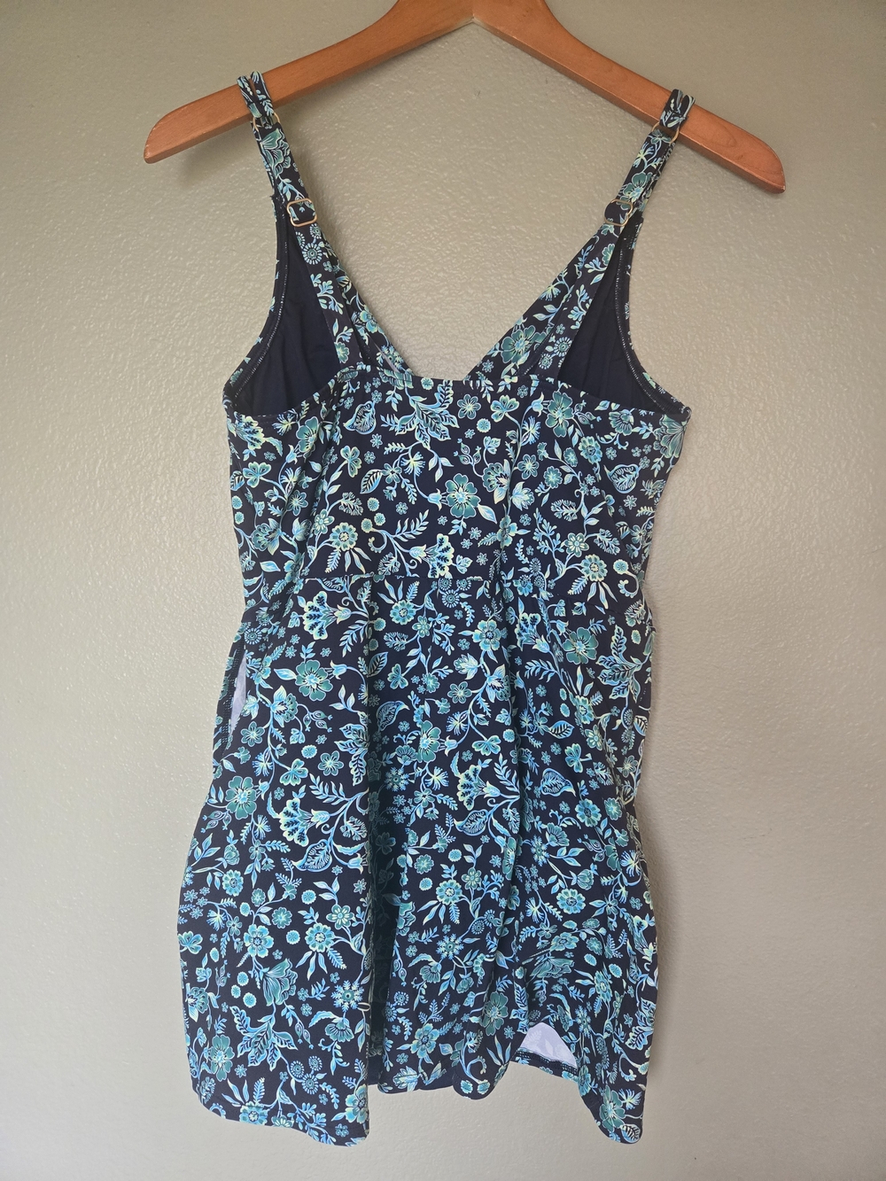Lands' End NWOT Swimsuit, Bathing Suit, Swim Dress, Floral, Paisley, Size 10 - Picture 4 of 9